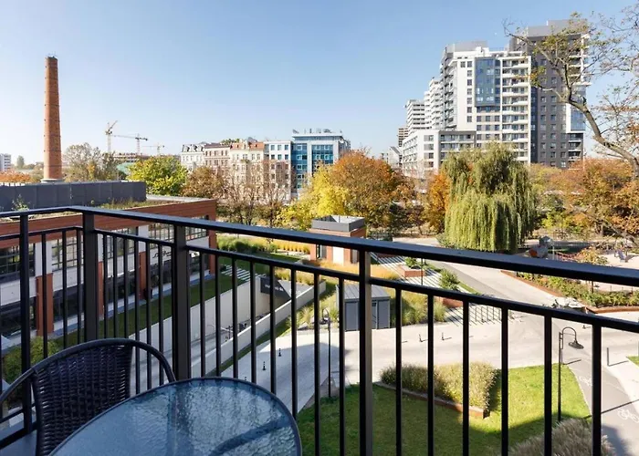 Chic - Cozy And Stylish - Center - Jp19