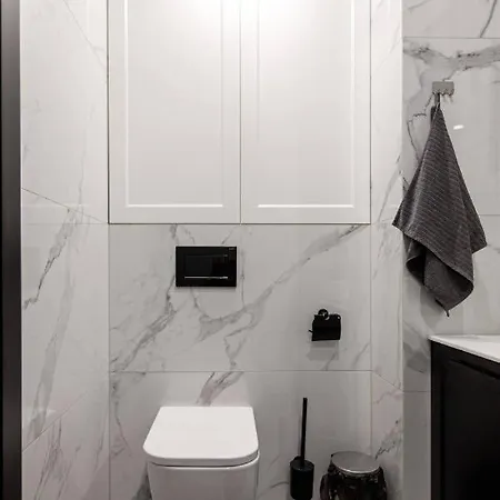 Chic - Cozy And Stylish - Center - Jp19 * ורוצלב