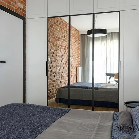 Chic - Cozy And Stylish - Center - Jp19 * ורוצלב