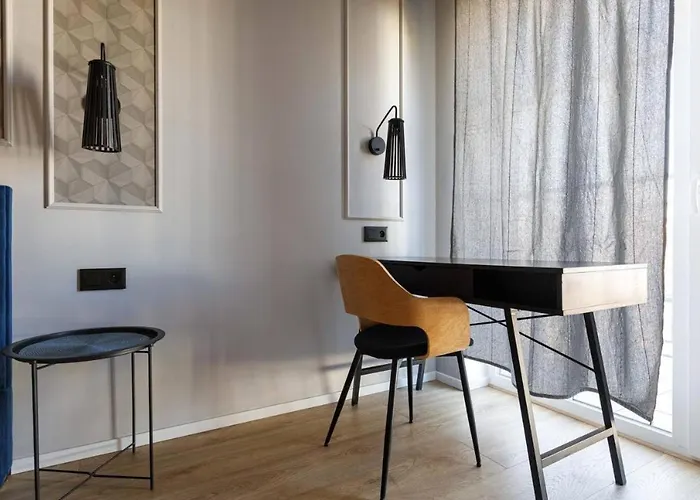 Chic - Cozy And Stylish - Center - Jp19 Daire