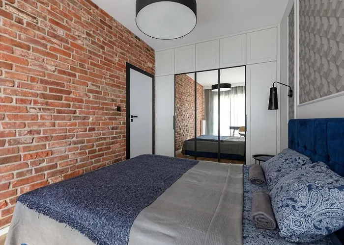 Chic - Cozy And Stylish - Center - Jp19 *